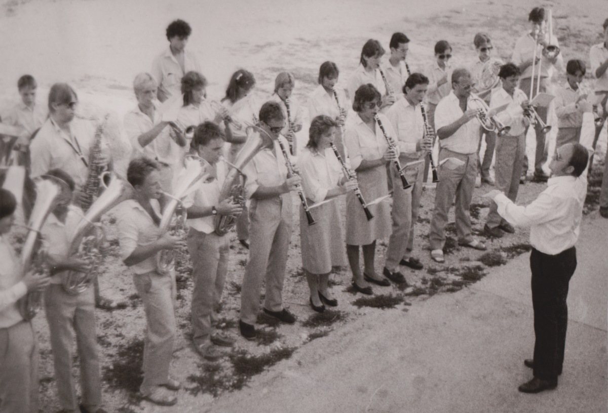 Členové Dechového orchestru mladých v Jugoslávii v roce 1989