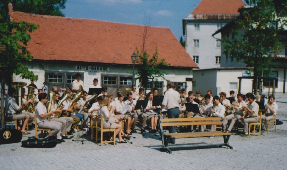 Členové Dechového orchestru mladých v Eisensteinu v roce 1992
