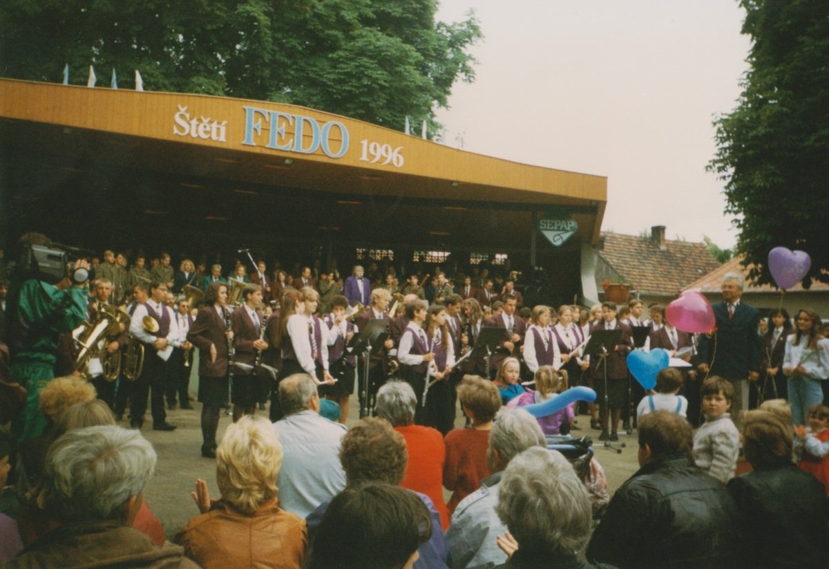 Dechový orchestr mladých na festivalu FEDO ve Štětí v roce 1996