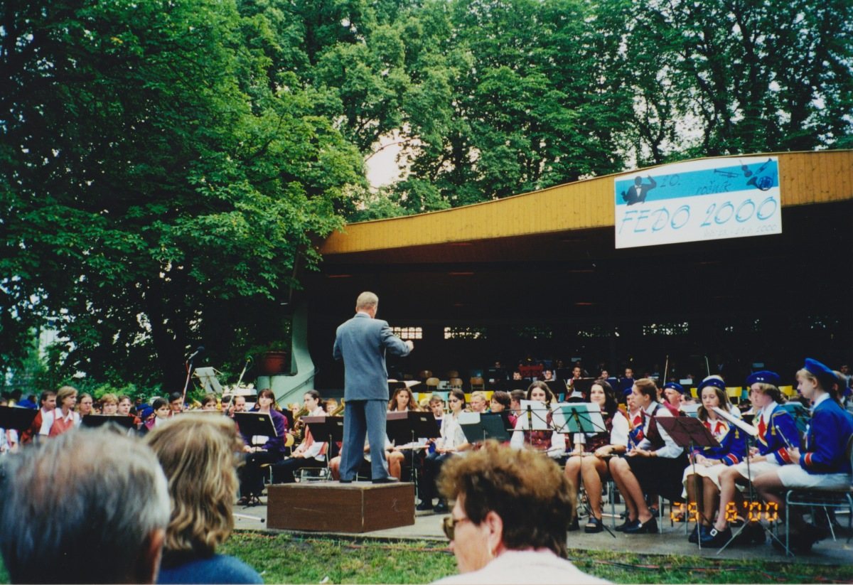 Dechový orchestr mladých na festivalu FEDO ve Štětí v roce 2000