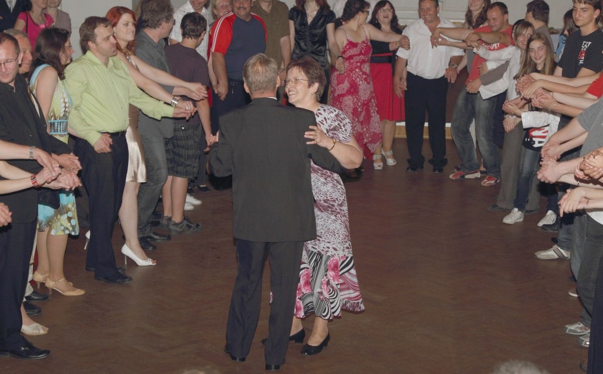 Členové Dechového orchestru mladých při oslavě 35. výročí v roce 2011